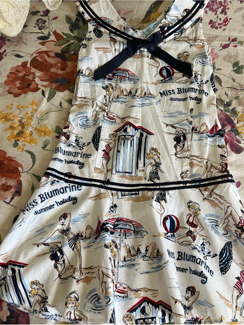 Miss Blumarine cruise collection Cream Beach-Print dress with Navy Trim 10Yo